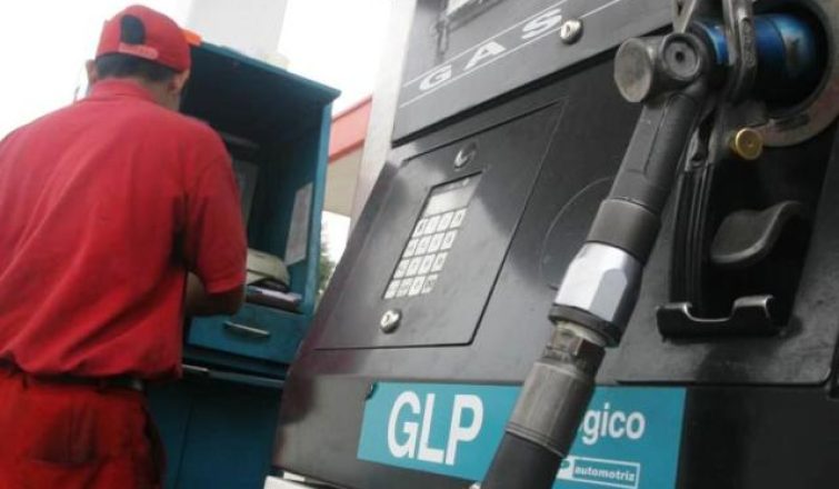 VENTA DE COMBUSTIBLE EN GRIFO