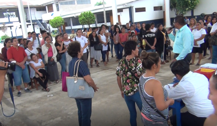 Sortean plazas vacantes de matrícula escolar